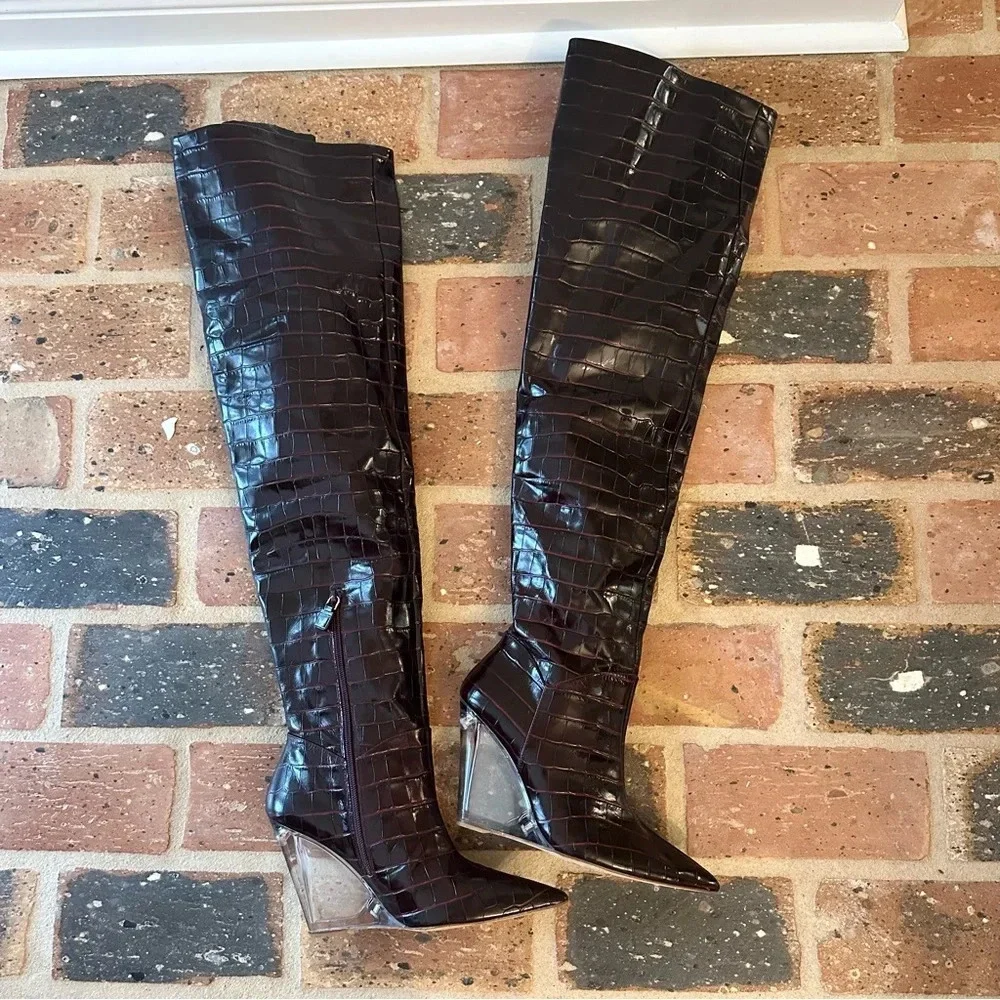 STUART WEITZMAN BURGUNDY LUCITE 100 WEDGE BOOT NWOT Size 7.5